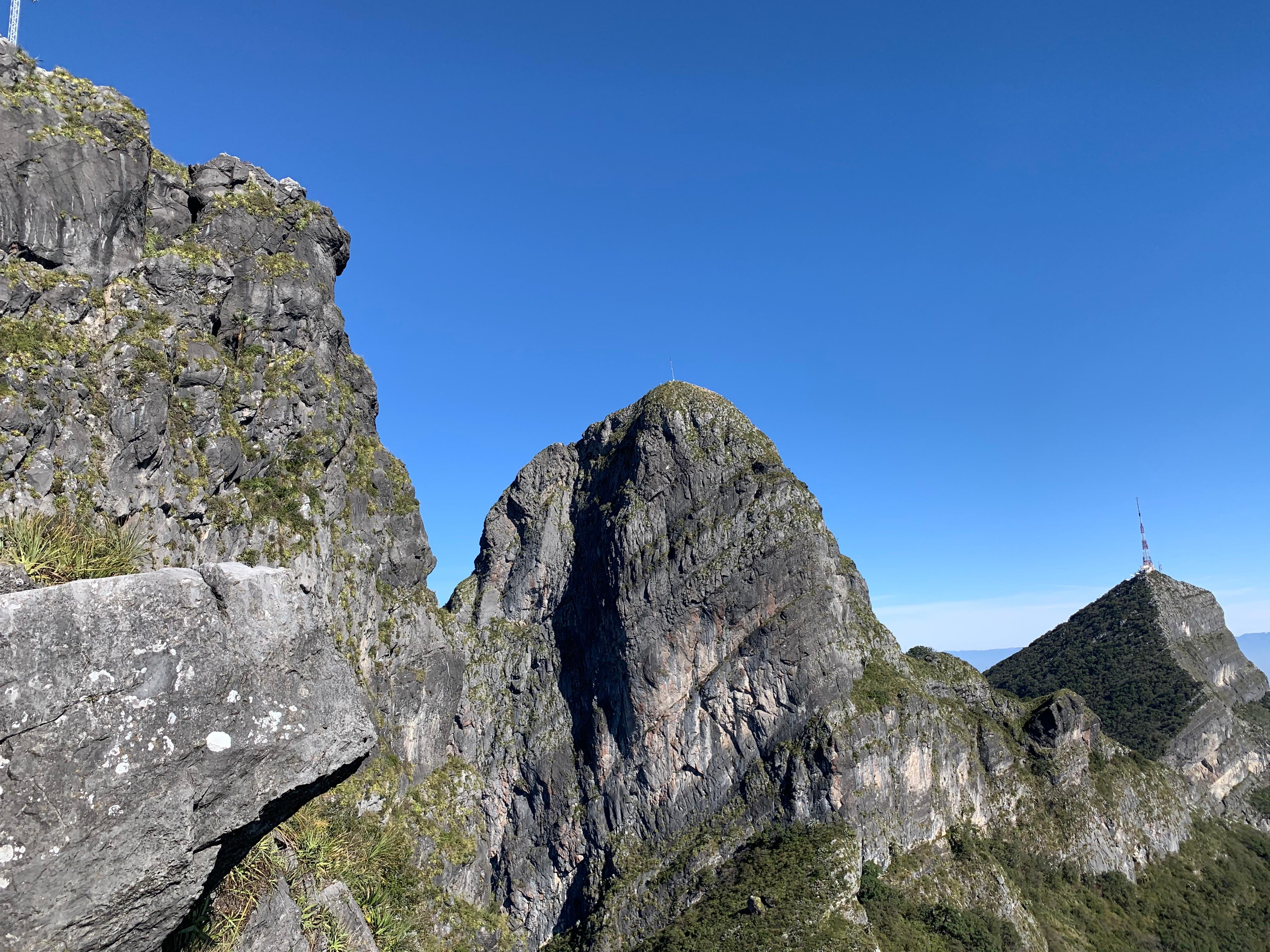 Pico Sur y Loma de la Virgen: la ruta más técnica del Cerro de la Silla