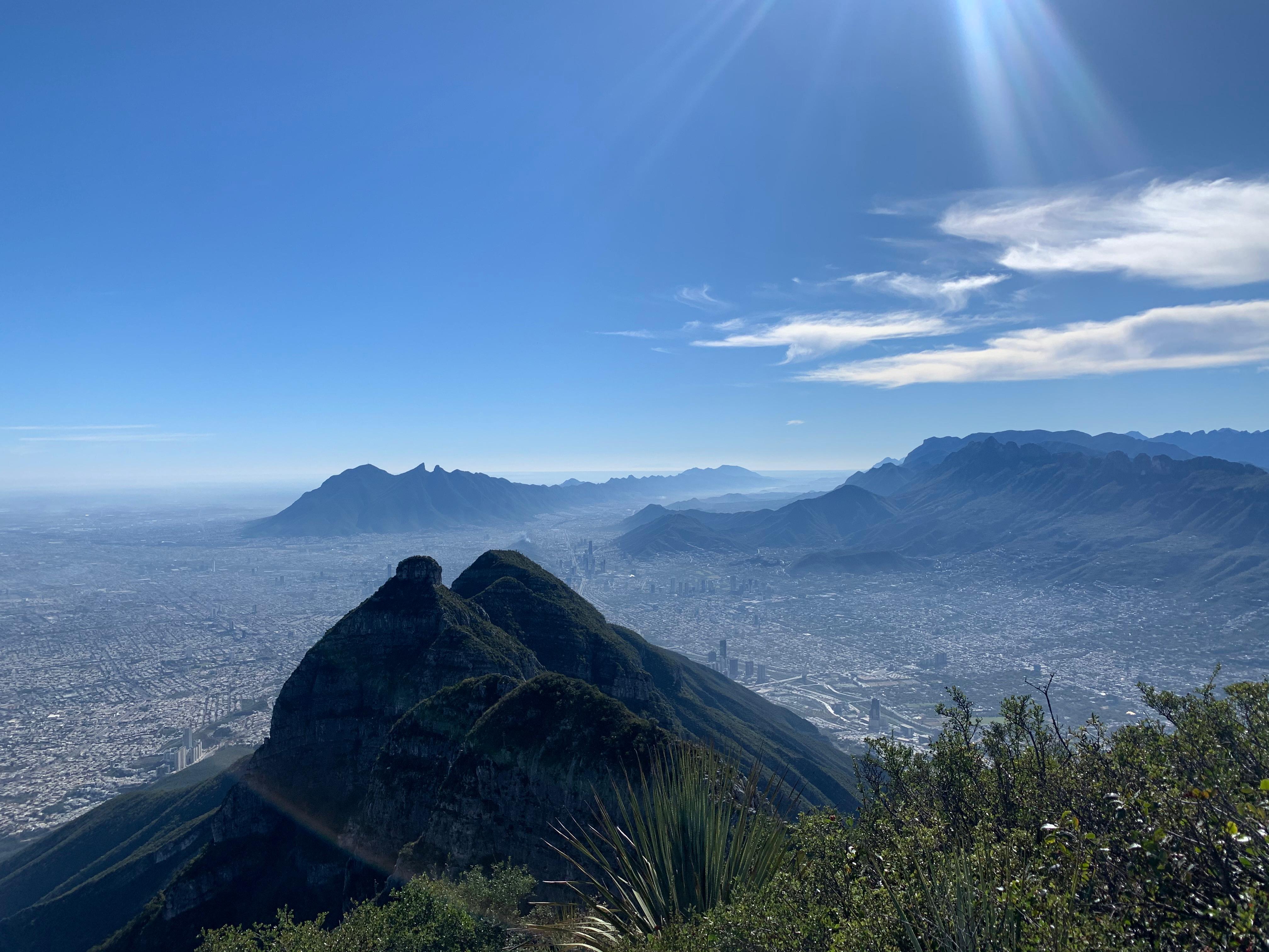 Cómo subir el Cerro de las Mitras: rutas de senderismo para principiantes y avanzados en Monterrey